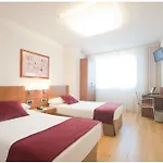 Longoria Plaza By Pandora Hotel 3*