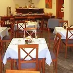 Longoria Plaza By Pandora Hotel 3*