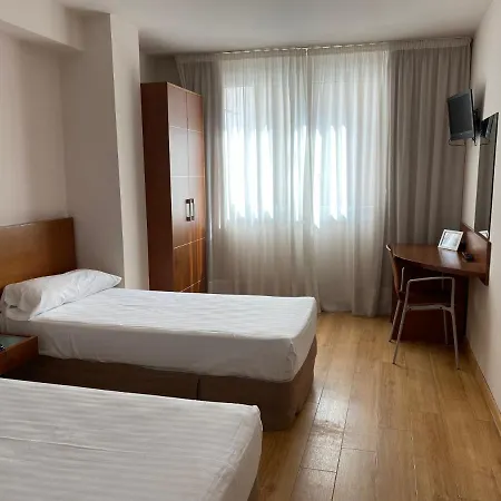 ホテル Duerming Longoria Plaza 3*