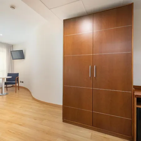 Longoria Plaza By Pandora Hotel 3*