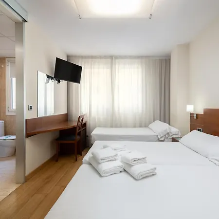Longoria Plaza By Pandora Hotel