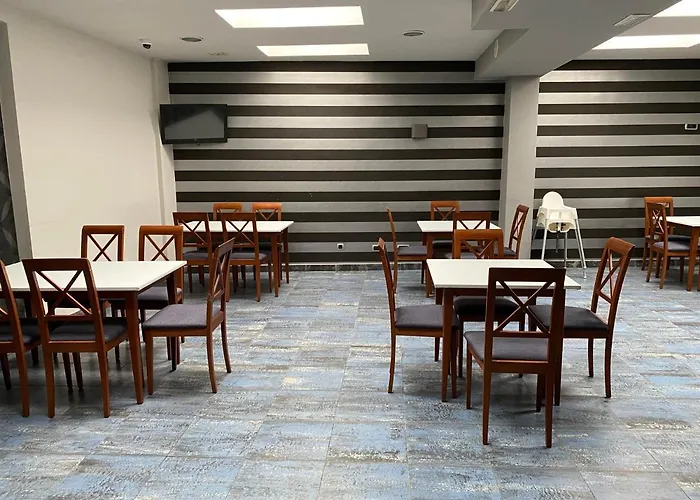 Longoria Plaza By Pandora Hotel 3*