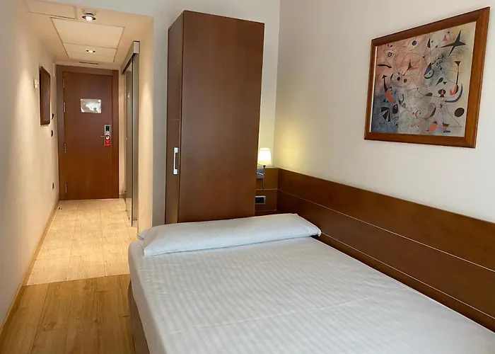 Longoria Plaza By Pandora Oviédo