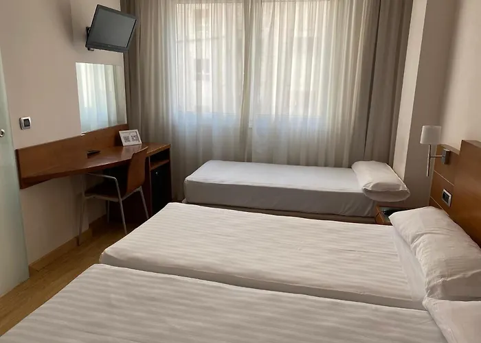 Longoria Plaza By Pandora Hotel