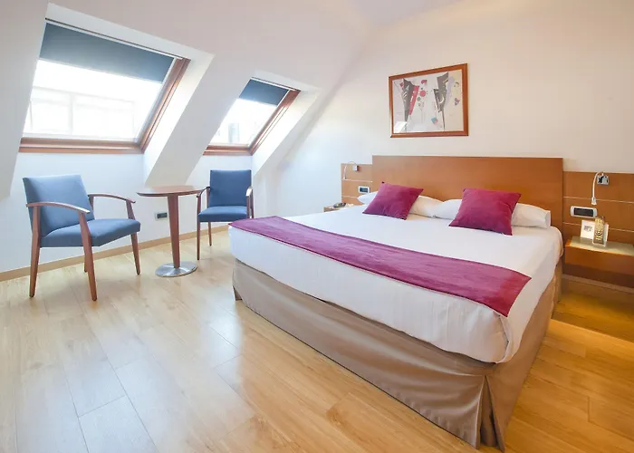 Longoria Plaza By Pandora