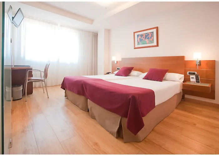 Longoria Plaza By Pandora Oviédo