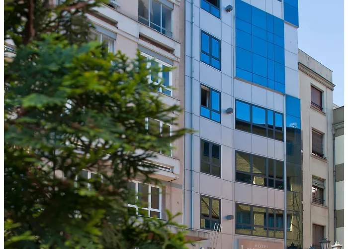 Longoria Plaza By Pandora Oviédo