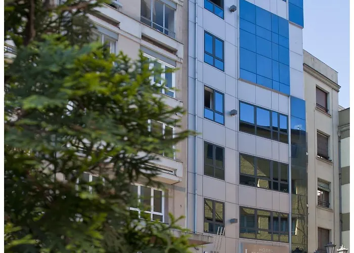 Longoria Plaza By Pandora Oviédo