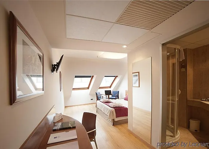 Hotel Longoria Plaza By Pandora 3*