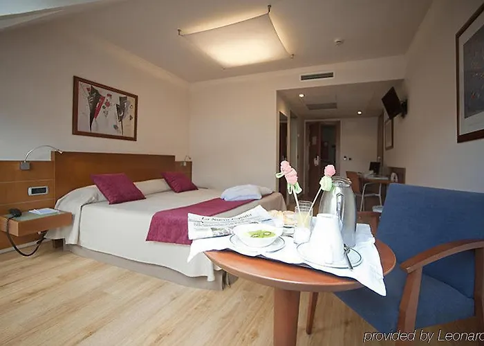 Longoria Plaza By Pandora Hotel