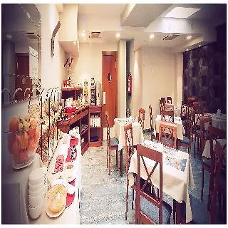 Longoria Plaza By Pandora Oviédo