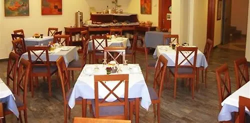 Longoria Plaza By Pandora Hotel 3*